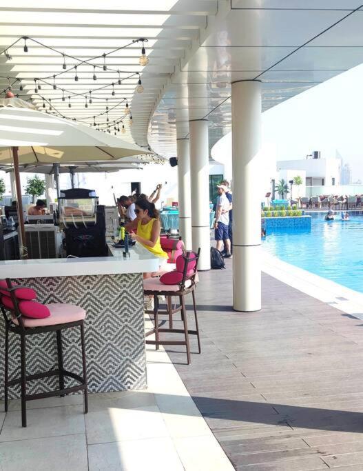 Amazing Apartment With Infinity Pool Dubai Buitenkant foto