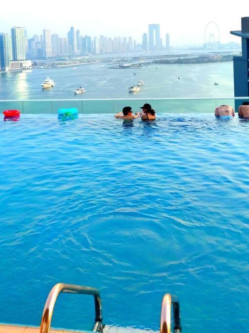 Amazing Apartment With Infinity Pool Dubai Buitenkant foto