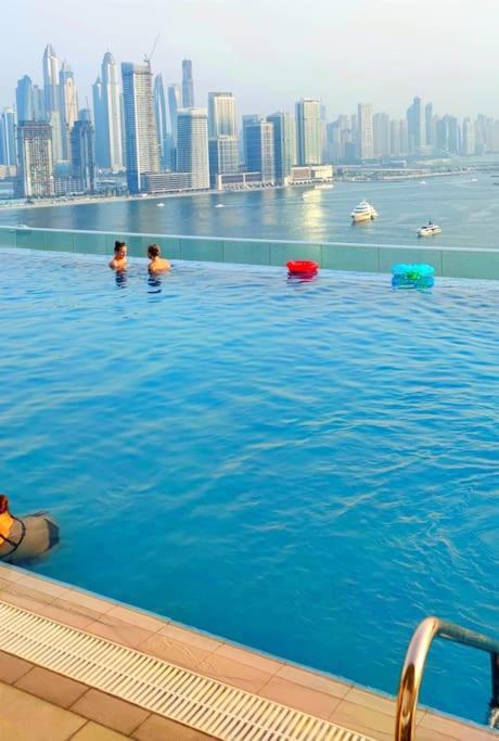 Amazing Apartment With Infinity Pool Dubai Buitenkant foto