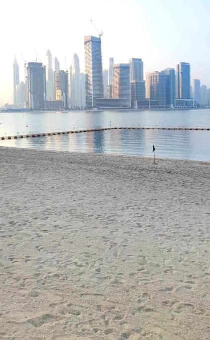 Amazing Apartment With Infinity Pool Dubai Buitenkant foto